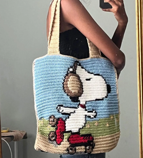 Roller Skating Snoopy Crochet Bag Pattern - Image 3
