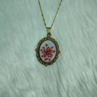 হ্যান্ডমেড রেজিন লকেট চেইন – ন্যাচারাল ফ্লাওয়ার ডিজাইন